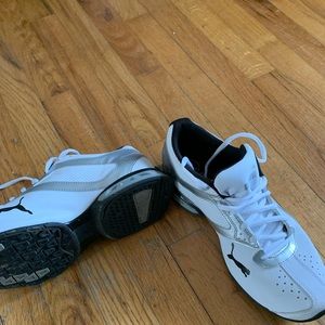 Women’s sneakers 9 1/2